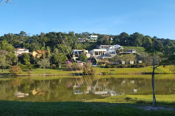 * 5 dormitórios sendo 3 suítes ESTUDA PERMUTA 