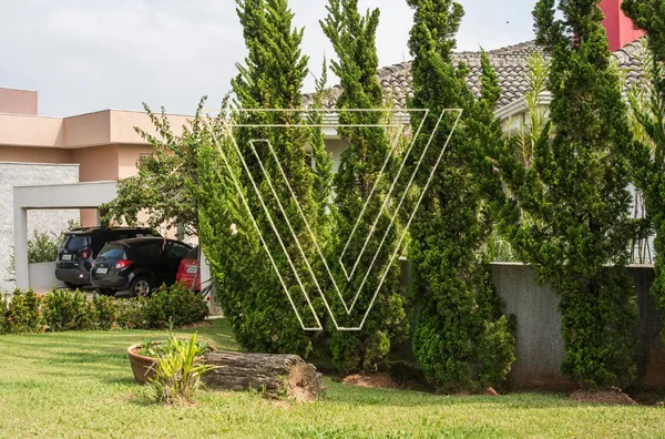 Linda Casa no Capital Ville.