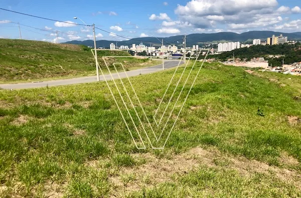 Terreno no Condomínio Bosque do Horto - Altíssimo Padrão. - Foto 4