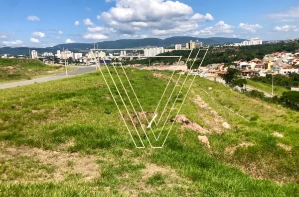 Terreno no Condomínio Bosque do Horto - Altíssimo Padrão. - Foto 3