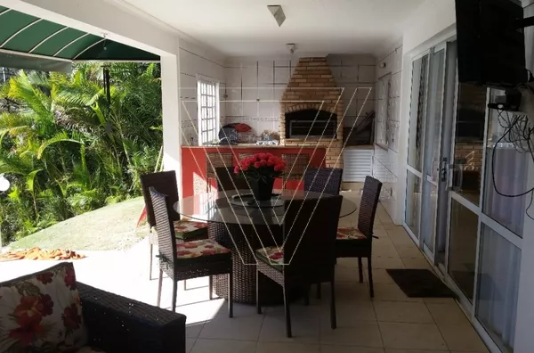 *CASA COM 4 SUÍTES, PISCINA, ESPAÇO GOURMET - CONDOMÍNIO CAPITAL VILLE - Foto 3