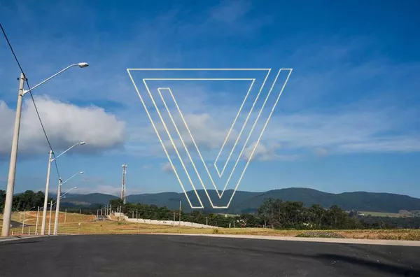 ALTO PADRÃO  Jardim Atenas - Lotes a partir de 700m²  (próximo a Malota)