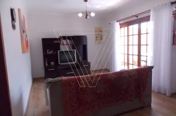 *Casa a venda 03 suítes - 280 m² - com piscina - região central de Jundiaí - SP