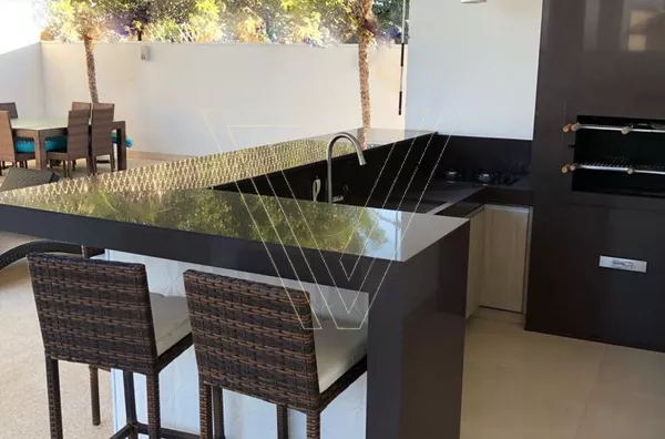 Linda casa alto padrão no condomínio Terras de Jundiaí.