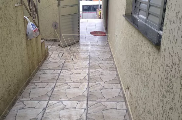 *Vende-se Casa no Bairro Tulipas /Jundiaí.