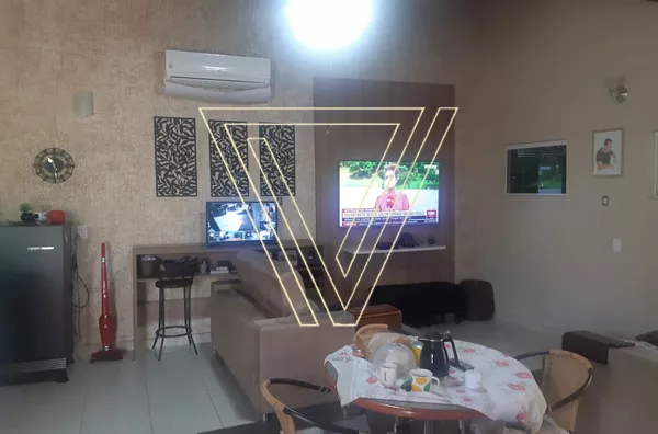 *Excelente Casa com 3 Dormitórios no Bairro Tulipas. (ACEITA PERMUTA DE MENOR VALOR). - Foto 1