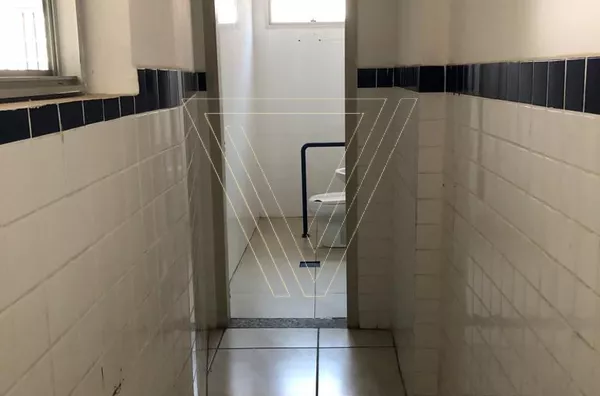 *IMÓVEL COMERCIAL COM 426 M², SENDO 02 ANDARES COM 09 SALAS, CENTRO. - Foto 14