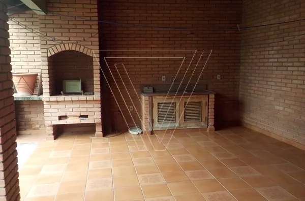 *Casa comercial em Excelente localização no Centro aceita PERMUTA.