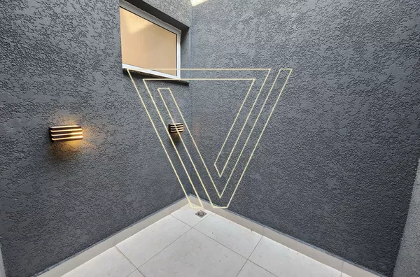 Casa Nova no Marambaia, com cerca elétrica, infraestrutura para ar condicionado. 