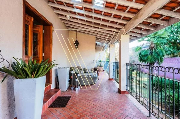 *CASA COM PISCINA ÁREA GOURMET 3 SUÍTES - COND BOSQUES DO CORRUPIRA - ESTUDA PERMUTA - Foto 1