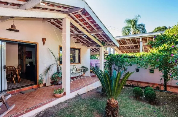 *CASA COM PISCINA ÁREA GOURMET 3 SUÍTES - COND BOSQUES DO CORRUPIRA - ESTUDA PERMUTA - Foto 9