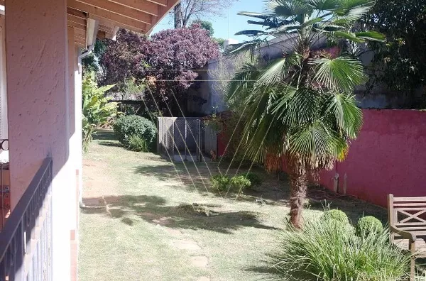 *CASA COM PISCINA ÁREA GOURMET 3 SUÍTES - COND BOSQUES DO CORRUPIRA - ESTUDA PERMUTA - Foto 13