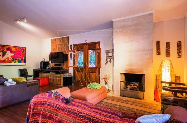 *CASA COM PISCINA ÁREA GOURMET 3 SUÍTES - COND BOSQUES DO CORRUPIRA - ESTUDA PERMUTA