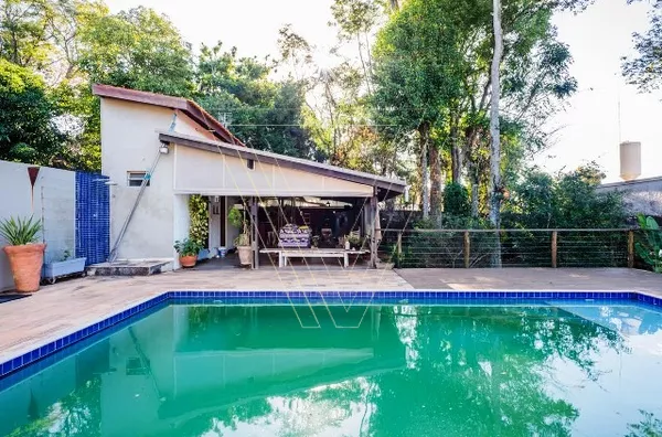 *CASA COM PISCINA ÁREA GOURMET 3 SUÍTES - COND BOSQUES DO CORRUPIRA - ESTUDA PERMUTA - Foto 12
