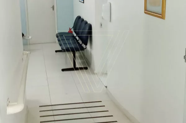 LOCAÇÃO - Imóvel Comercial Ideal Para Área Médica - Clinicas, Laboratórios, Farmácias ou afins - Foto 12