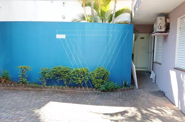 LOCAÇÃO - Imóvel Comercial Ideal Para Área Médica - Clinicas, Laboratórios, Farmácias ou afins - Foto 4