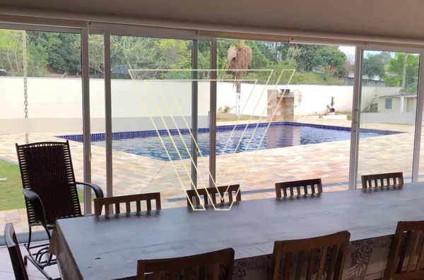 *LINDA CHÁCARA COM 2.757 M² DE TERRENO E 469 M² DE ÁREA CONSTRUÍDA, COM PISCINA E CAMPO DE FUTEBOL, VÁRZEA PAULISTA. - Foto 2