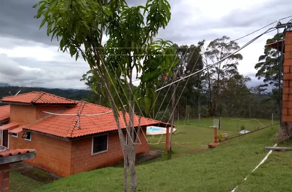 *SÍTIO EM JARINÚ COM 96.800 M², CASA SEDE, POÇO ARTESIANO, MATA NATIVA E NASCENTE, EXCELENTE OPORTUNIDADE...