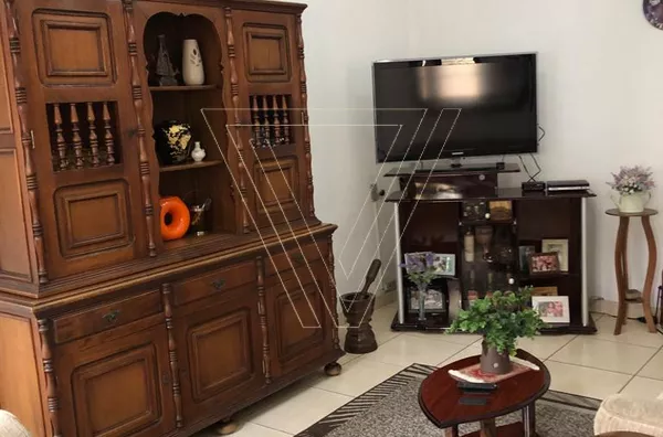 *CASA COM 02 DORMITÓRIOS, 145 M² EXCELENTE PARA PONTO COMERCIAL, ÓTIMA LOCALIZAÇÃO. - Foto 2