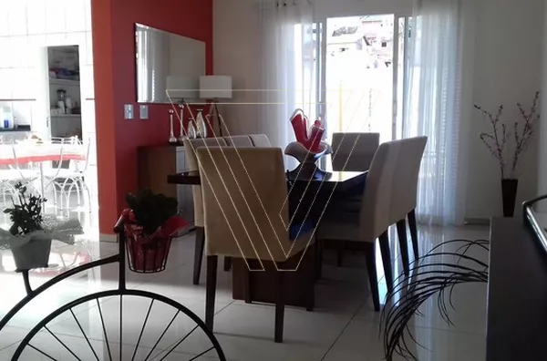 CASA À VENDA 290M² PISCINA ESPAÇO GOURMET 3 DORMITÓRIOS 4 VAGAS - ESTUDA PERMUTA POR IMÓVEL DE MENOR VALOR NA REGIÃO