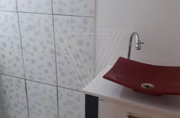 Sobrado com 2 Casas independente no Centro aceita PERMUTA por apartamento de menor valor.