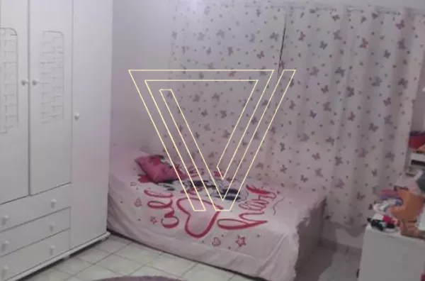 Sobrado com 2 Casas independente no Centro aceita PERMUTA por apartamento de menor valor.