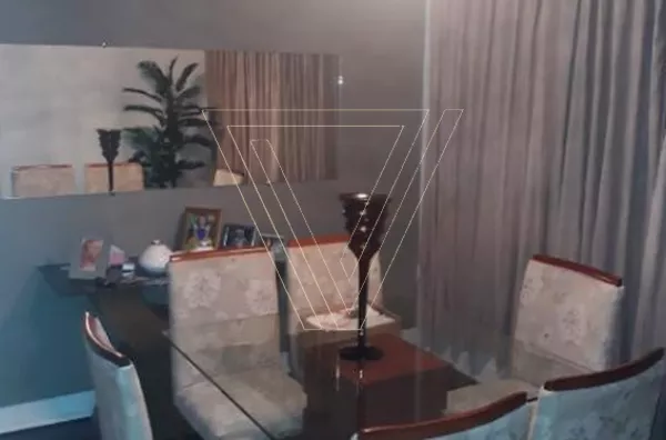 Sobrado com 2 Casas independente no Centro aceita PERMUTA por apartamento de menor valor.