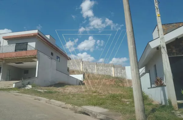 *Terreno com 365 m² a venda no Condomínio Bella vitta 