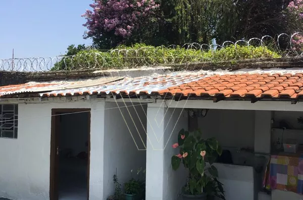 Casa Térrea com Salão Comercial à Venda – Ponte São João - Jundiaí/SP