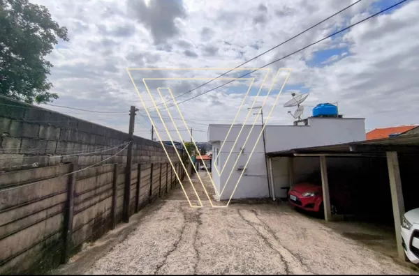 *TERRENO COM 500 M², POSSUI  3 CASAS, 330 M² DE ÁREA CONSTRUÍDA, ÓTIMA OPORTUNIDADE PARA INVESTIDOR. - Foto 5