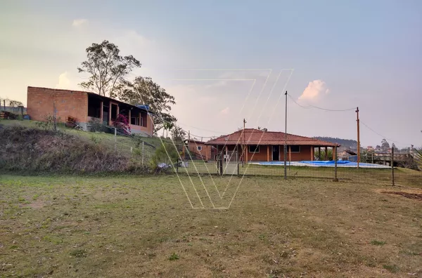 *SÍTIO EM JARINÚ COM 96.800 M², CASA SEDE, POÇO ARTESIANO, MATA NATIVA E NASCENTE, EXCELENTE OPORTUNIDADE...