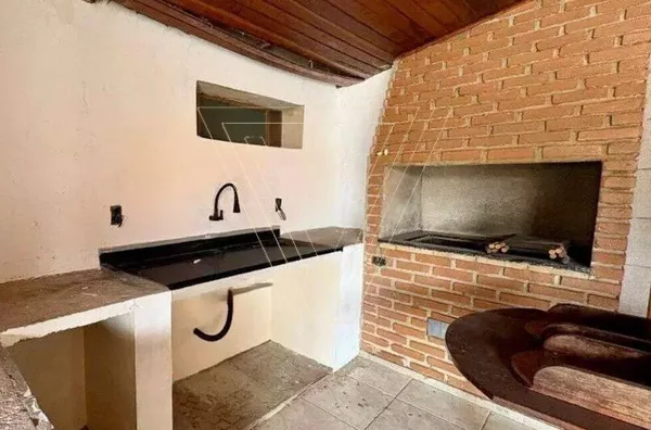 Casa para venda,  404m² A/C e 696m² A/T com 3 dorms (1 suíte), Jundiai Mirim