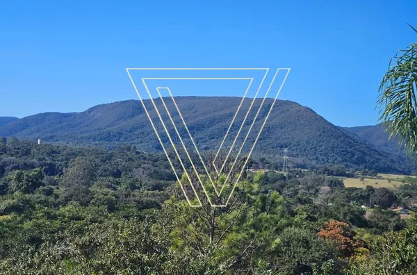 Lote de 820m² no Terras da Alvorada: Projeto Aprovado e Vista Definitiva para a Serra do Japi 