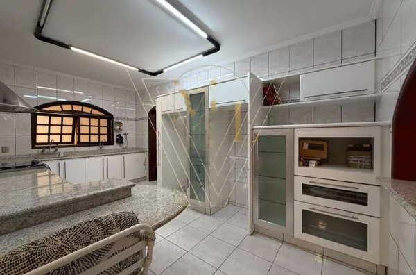  CASA TÉRREA À VENDA - COND. SANTA TERESA - JD. SAMAMBAIA - JUNDIAI - SP