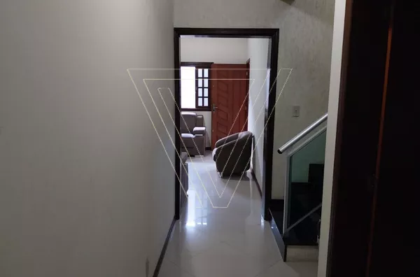 Sobrado à Venda - Vila Tupí - Várzea Paulista/SP – 3 Dormitórios, 1 Suíte e 2 Vagas