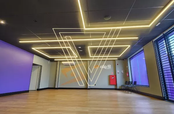 Espaço comercial premium, com público alvo garantido !! Dentro da maior academia da região. - Foto 3