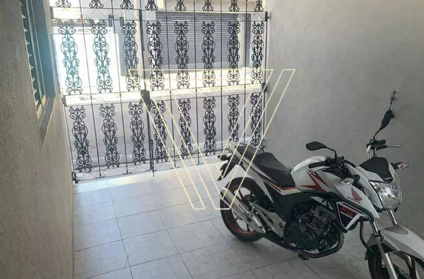 Casa térrea à venda - 2 dormitórios - Vila Vianelo - Jundiaí - SP