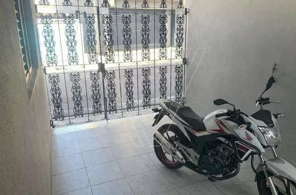 Casa térrea à venda - 2 dormitórios - Vila Vianelo - Jundiaí - SP