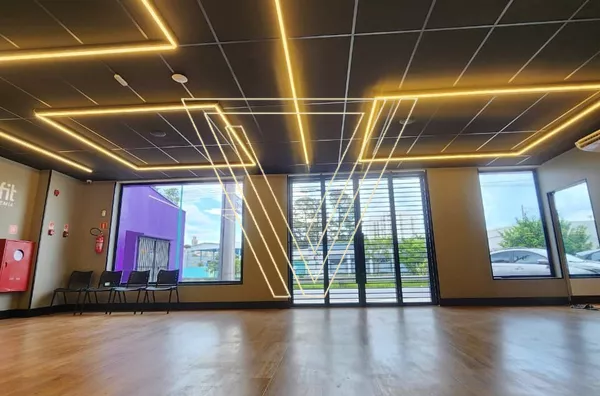 Espaço comercial premium, com público alvo garantido !! Dentro da maior academia da região. - Foto 2