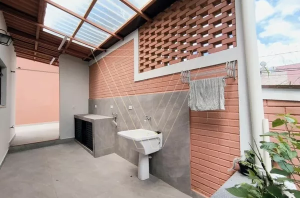 OPORTUNIDADE 524 m² de terreno  -  311m² de área construída 