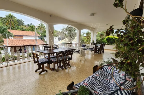 Casa a venda em São Sebastião a poucos metros do Mar 