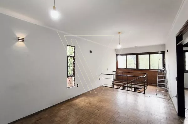 OPORTUNIDADE 524 m² de terreno  -  311m² de área construída 
