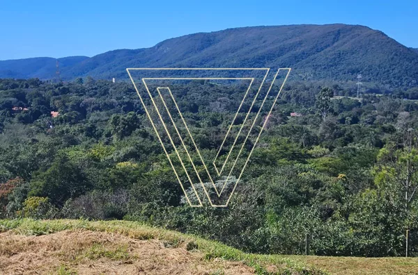 Lote de 820m² no Terras da Alvorada: Projeto Aprovado e Vista Definitiva para a Serra do Japi 