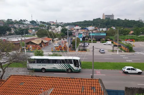 ÁREA DE 700M² - LOCALIZADO ÁREA NOBRE DA CIDADE DE JUNDIAÍ.