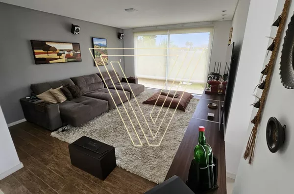 – Sala de Estar / TV Vista