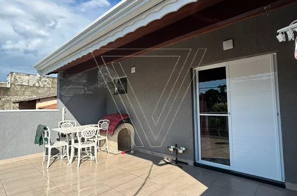 # 3 DORMITÓRIOS COM 280m² CONSTRUÍDO - ACEITA PERMUTA.