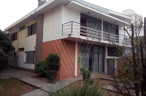 *Casa comercial em Excelente localização no Centro aceita PERMUTA.