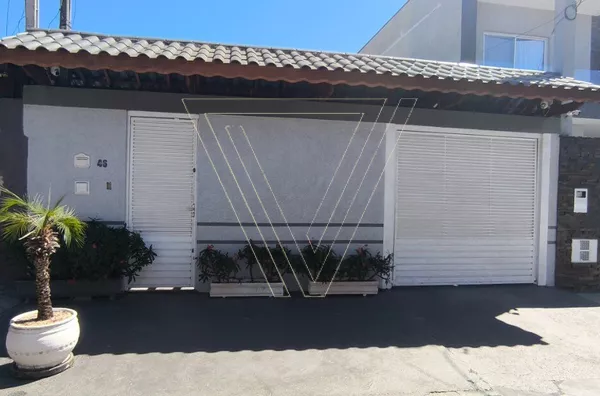 Oportunidade em Jordanésia: Casa no Condomínio Reserva Colina Verde 