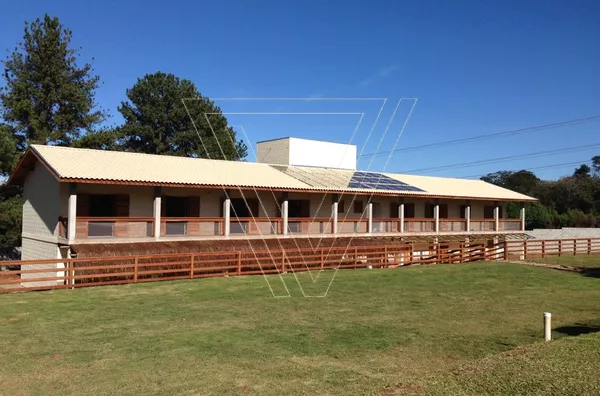 * CHÁCARA / POUSADA A VENDA EM CABREÚVA COM PISCINA.