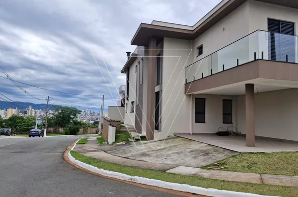 Vista Livre para a Serra do Japi: Sobrado Moderno de Esquina no Condomínio Panorama – Jundiaí/SP Conforto, privacidade e uma vista panorâmica permanente para toda a cidade de Jundiaí e a exuberante Serra do Japi. - Foto 2